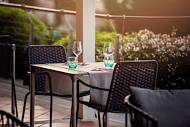 hotel-uvala-sunset-table