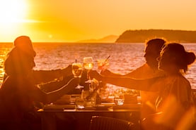 friends_toasting