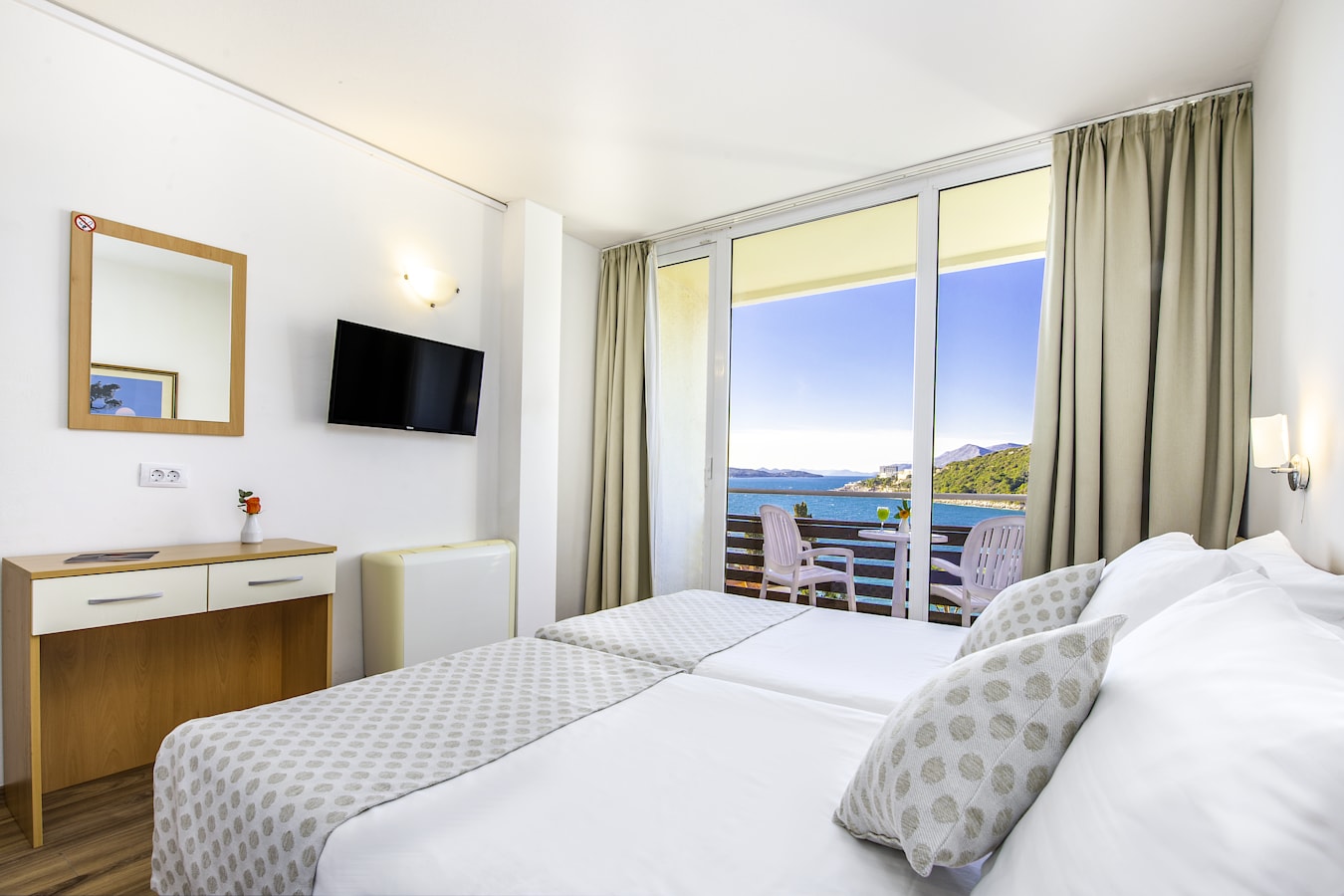 adriatic-hotel-dubrovnik-double-room-balcony-sea-view.jpg