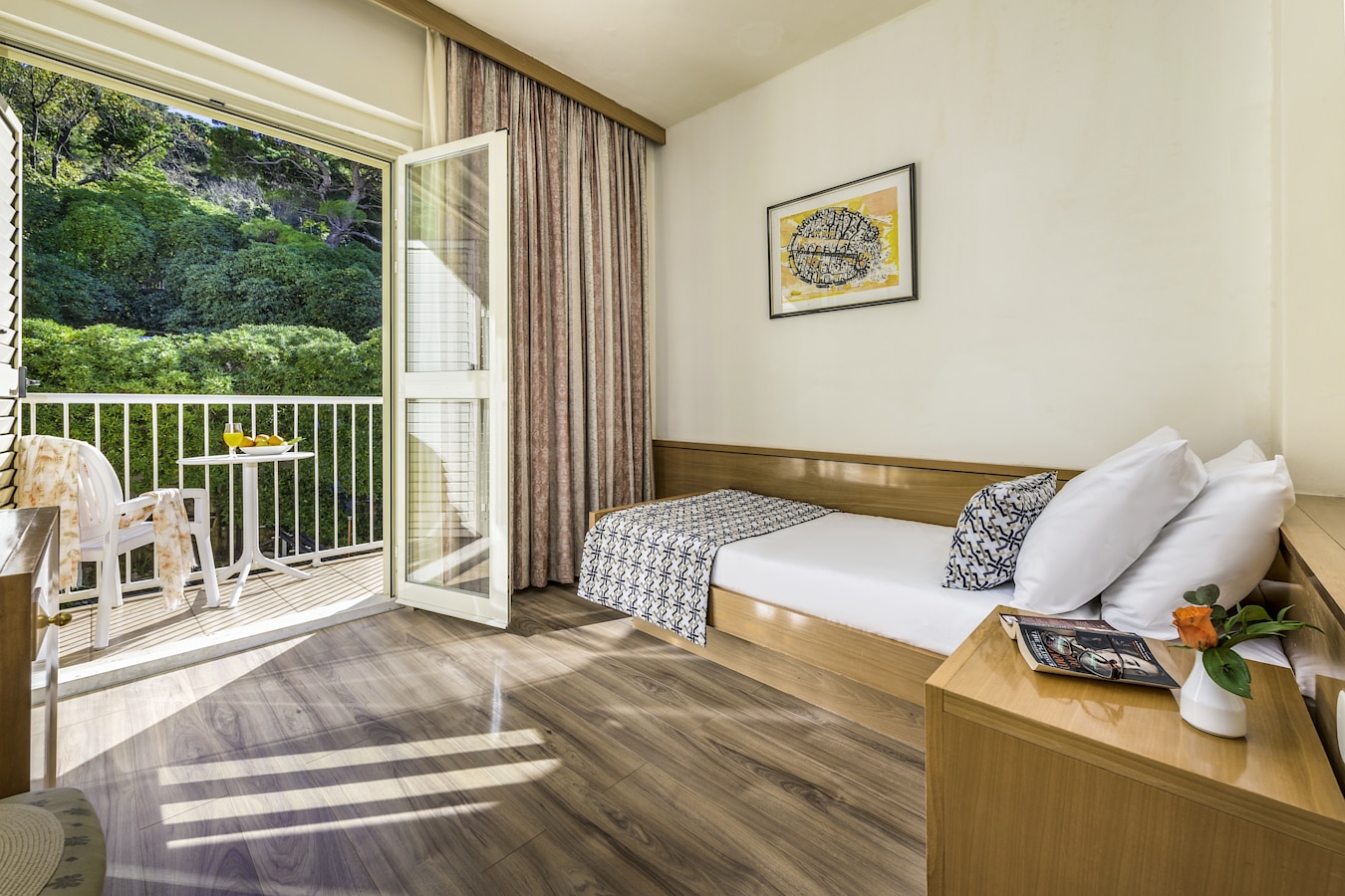splendid-hotel-dubrovnik-single-room-balcony-park-view.jpg